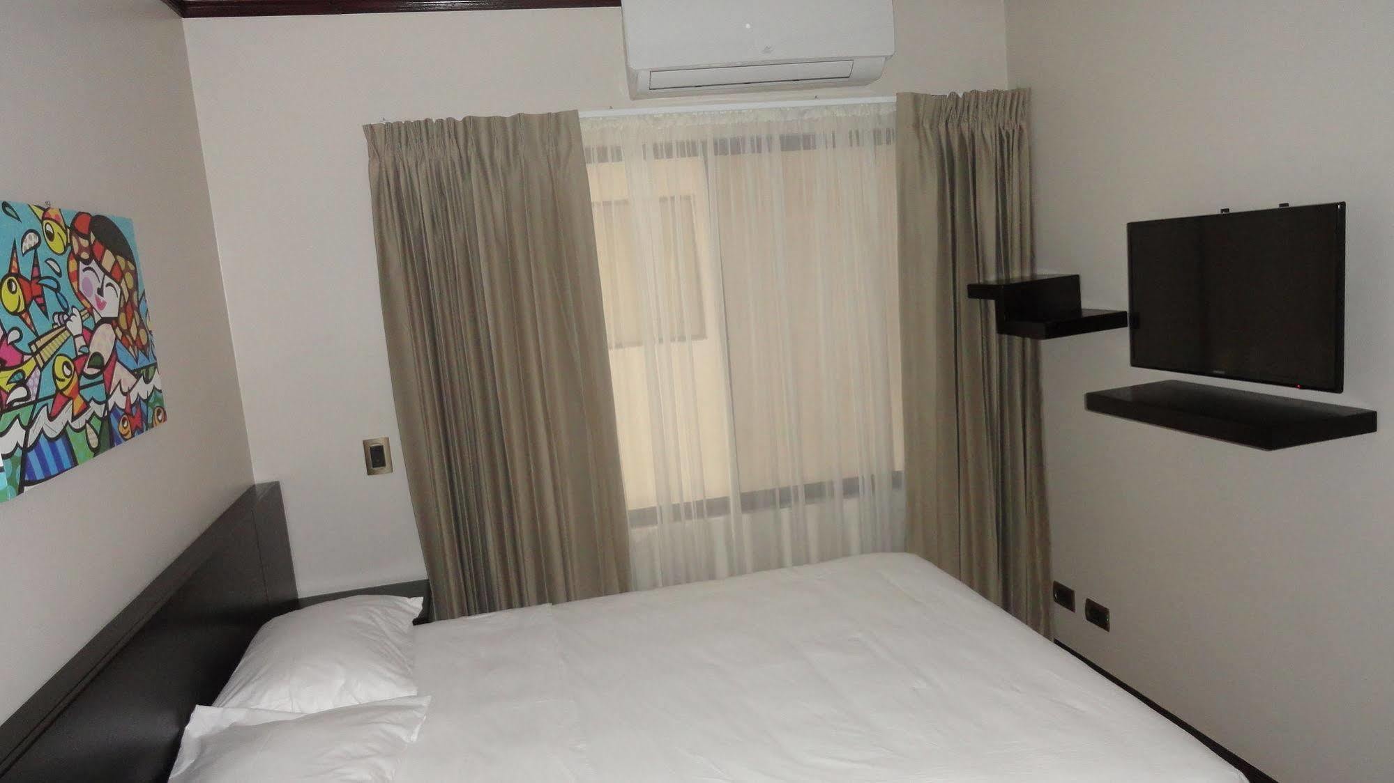 Hotel Colono Beach Коко Екстериор снимка
