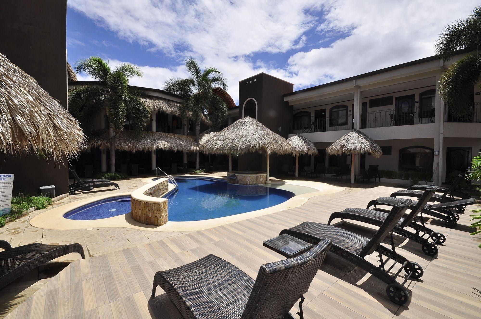 Hotel Colono Beach Коко Екстериор снимка